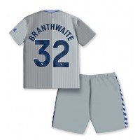 Camiseta Everton Jarrad Branthwaite #32 Tercera Equipación Replica 2023-24 para niños mangas cortas (+ Pantalones cortos)